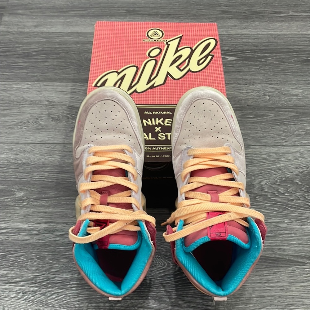 Stylish High-Top Sneakers with Teal and Peach Highlights